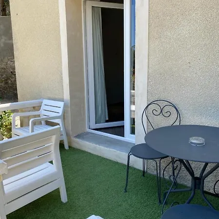 Chic Proche De La 아파트 *